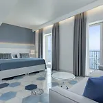 Lloyd's Baia Hotel 4*