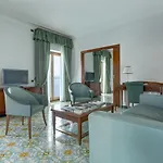 Hotel Lloyd's Baia