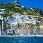 Lloyd's Baia Hotel