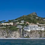 Lloyd's Baia Vietri