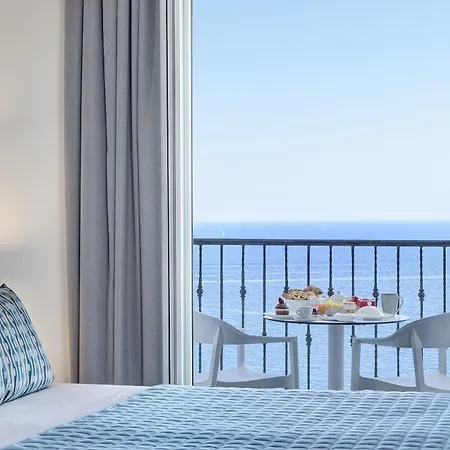 Otel Lloyd's Baia 4*