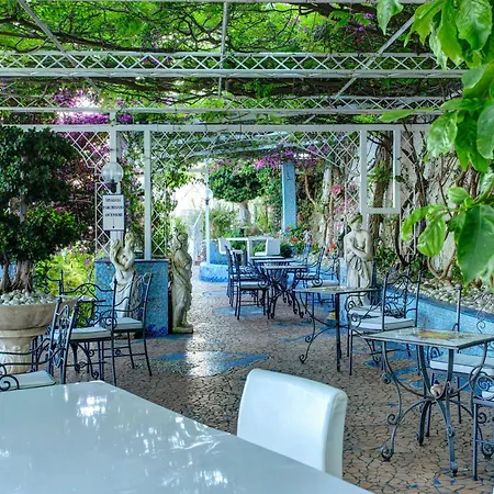 Lloyd's Baia Hotel