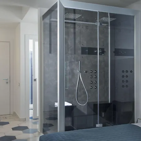 Lloyd's Baia Hotel