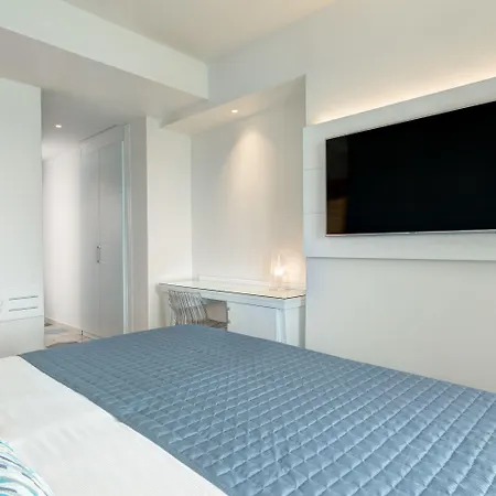 Hotel Lloyd's Baia 4*