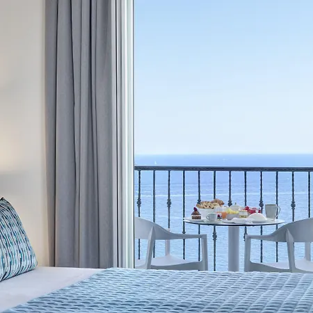 Hotel Lloyd's Baia 4*