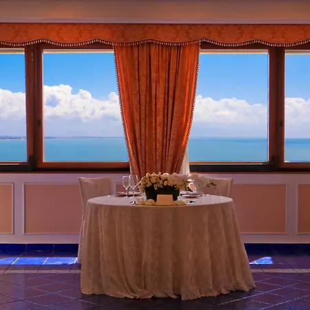 Lloyd's Baia 4* Vietri sul Mare