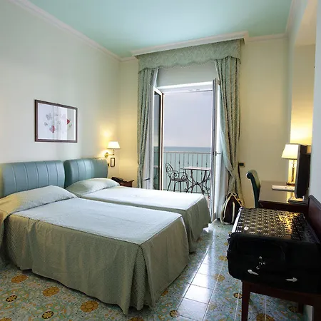 Lloyd's Baia 4* Vietri