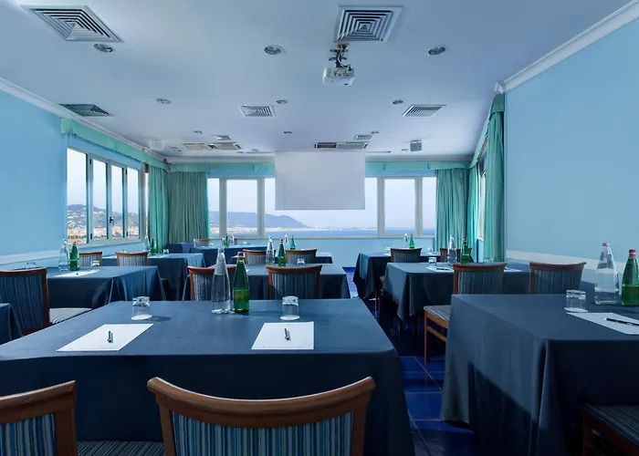 Ξενοδοχείο Lloyd's Baia