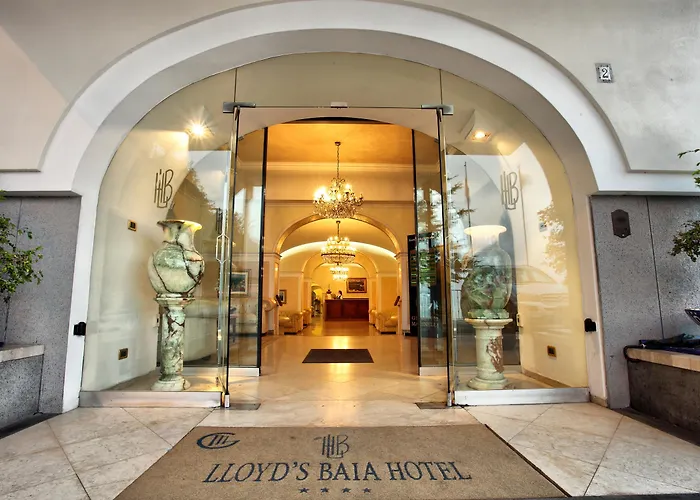 Lloyd's Baia Vietri