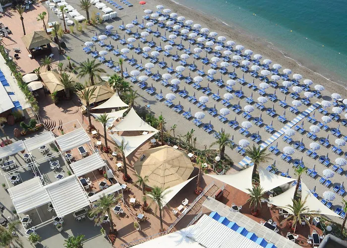 Ξενοδοχείο Lloyd's Baia
