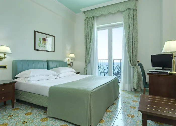 Lloyd's Baia 4* Vietri