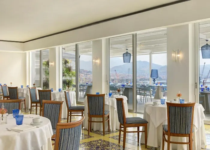 Lloyd's Baia Ξενοδοχείο 4*