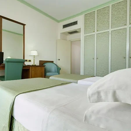 Hotel Lloyd's Baia