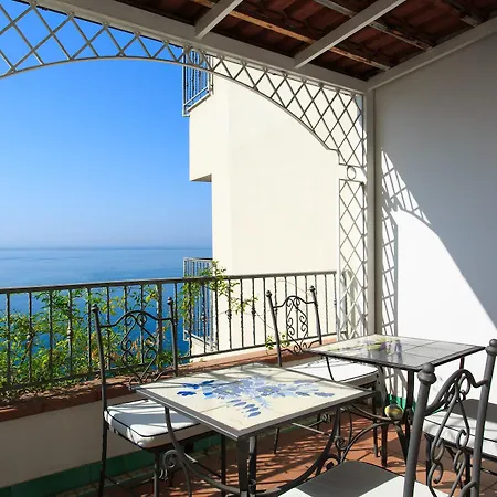 Lloyd's Baia Hotel