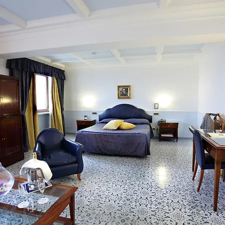 Lloyd's Baia Hotel Vietri