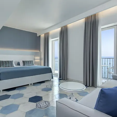 Lloyd's Baia 4* Vietri