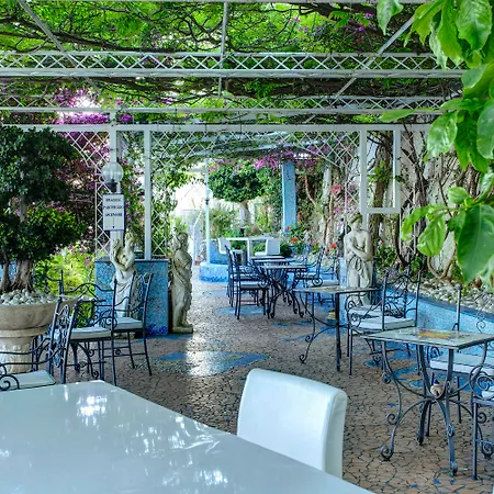 Lloyd's Baia Hotel