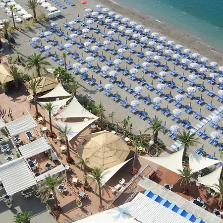 Hotel Lloyd's Baia