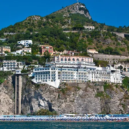 Lloyd's Baia Vietri sul Mare