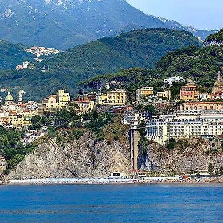 Hotel Lloyd's Baia 4*