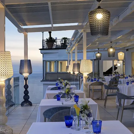 Lloyd's Baia Hotel