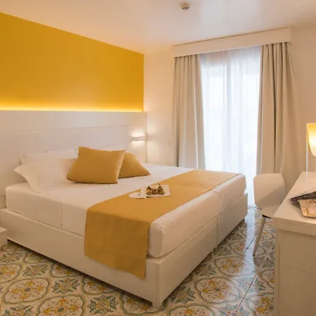 Lloyd's Baia 4* Vietri